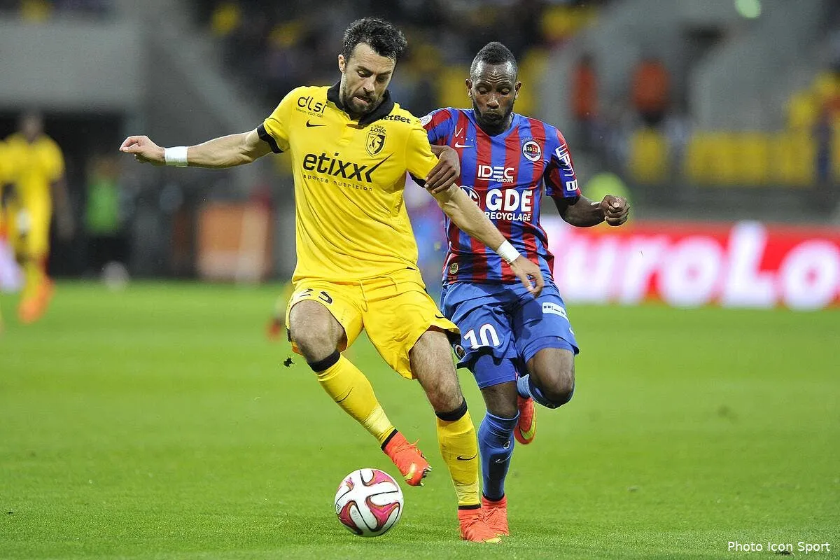 l arbitre offre trois points a lille iconsport aur 150814 01 0689699