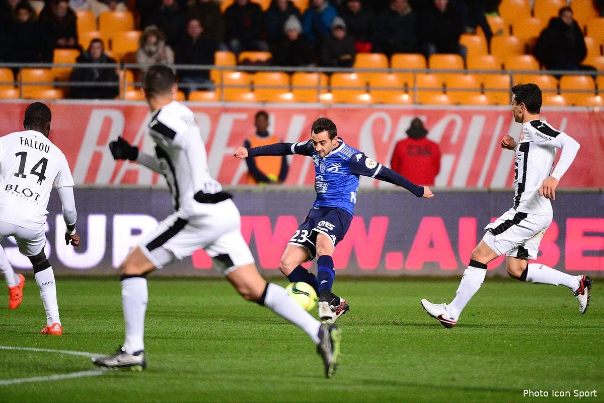 l arbitre s y met troyes n avait pas besoin de ca iconsport win 160116 01 5146130801