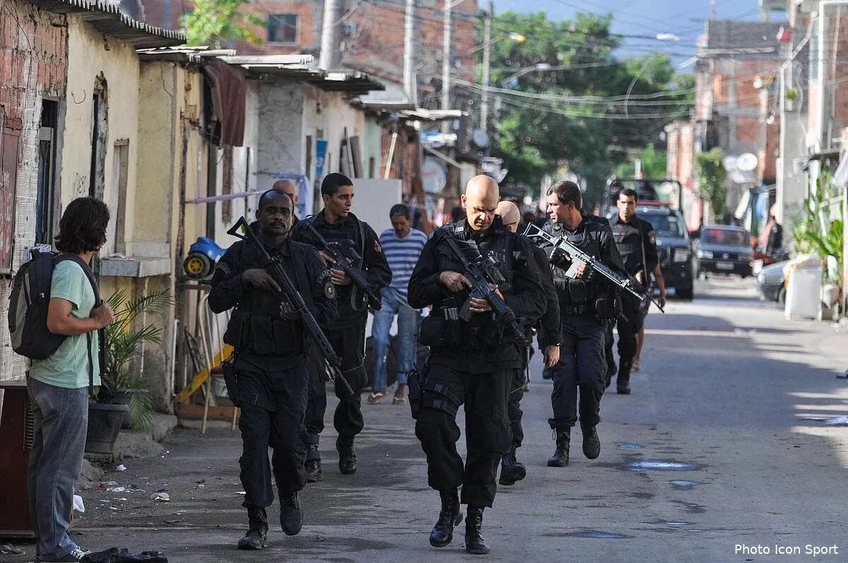 l armee descend dans les favelas pour le mondial iconsport fot 300314 01 0479751