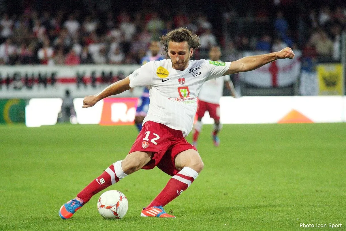 l asse a un defenseur dans le collimateur avant la fin du mercato iconsport ker 180812 77 5439285