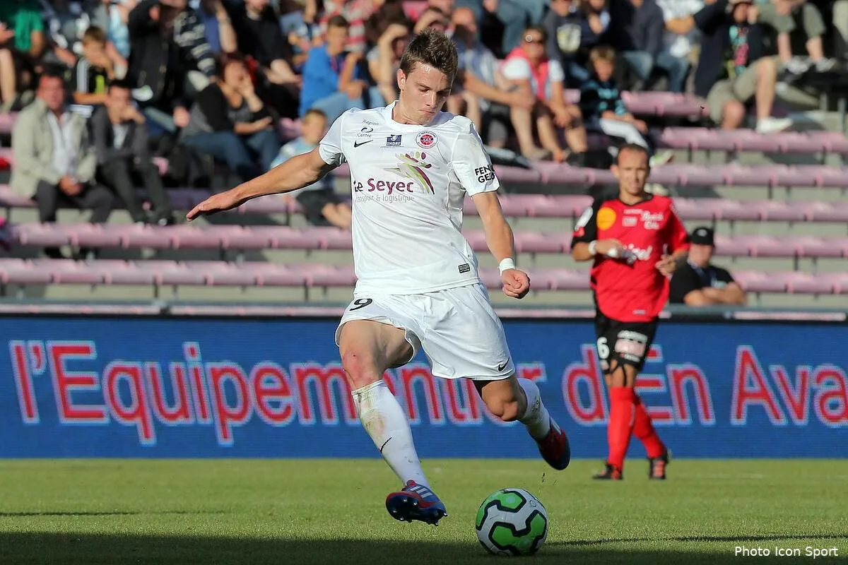 l asse et l ol a la lutte pour un buteur international espoir iconsport vmi 310812 45 0553739