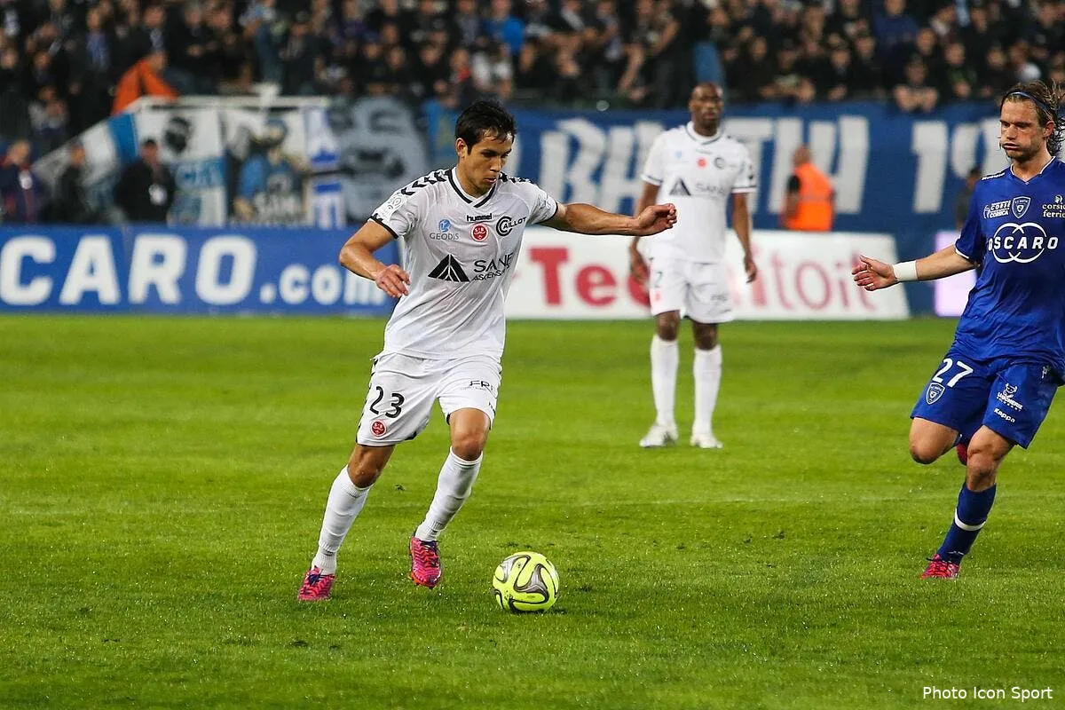 l asse et l ol a la lutte pour un international algerien iconsport mae 180415 01 10110787