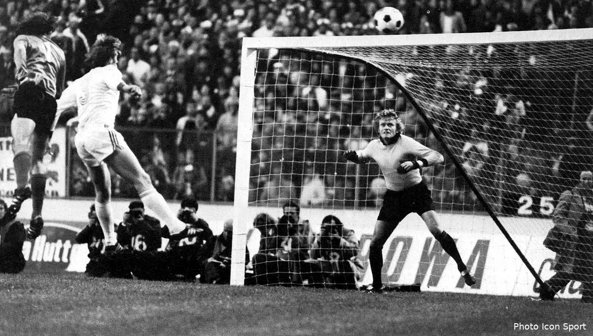 l asse met en vente des morceaux des poteaux carres iconsport ban 140576 08 0482919