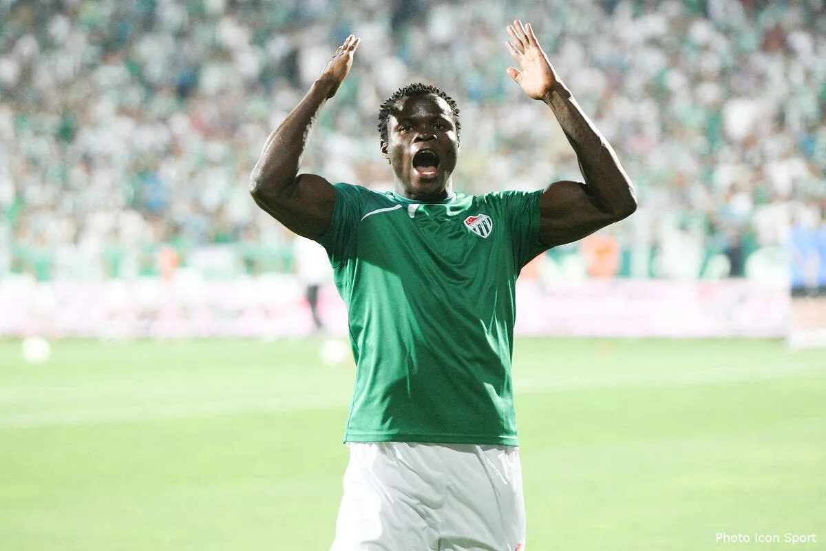 l asse piste un ancien de l om a gauche iconsport ses 16913 01 88059