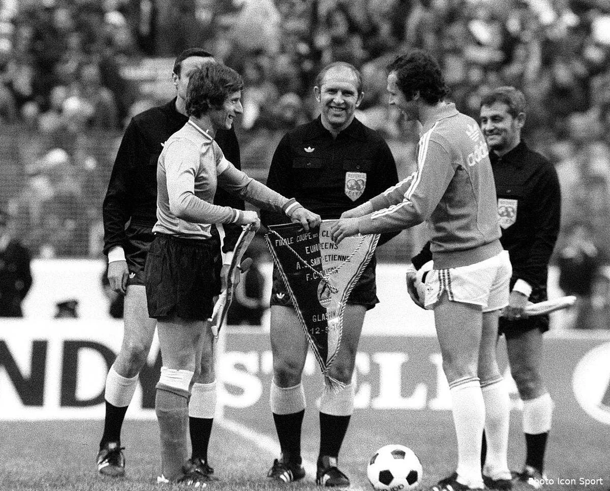 l asse tente de recuperer les poteaux carres de la finale de coupe d europe 76 iconsport sve 120576 14 0235784