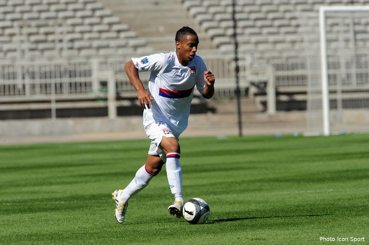 l asse teste un joueur forme a l ol pour se renforcer iconsport jpt 040610 99 19102413