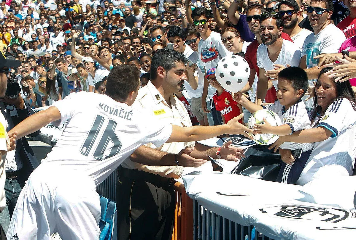 l atletico et le real madrid interdits de recrutement jusqu en 2017 iconsport mar 190815 17 06130585