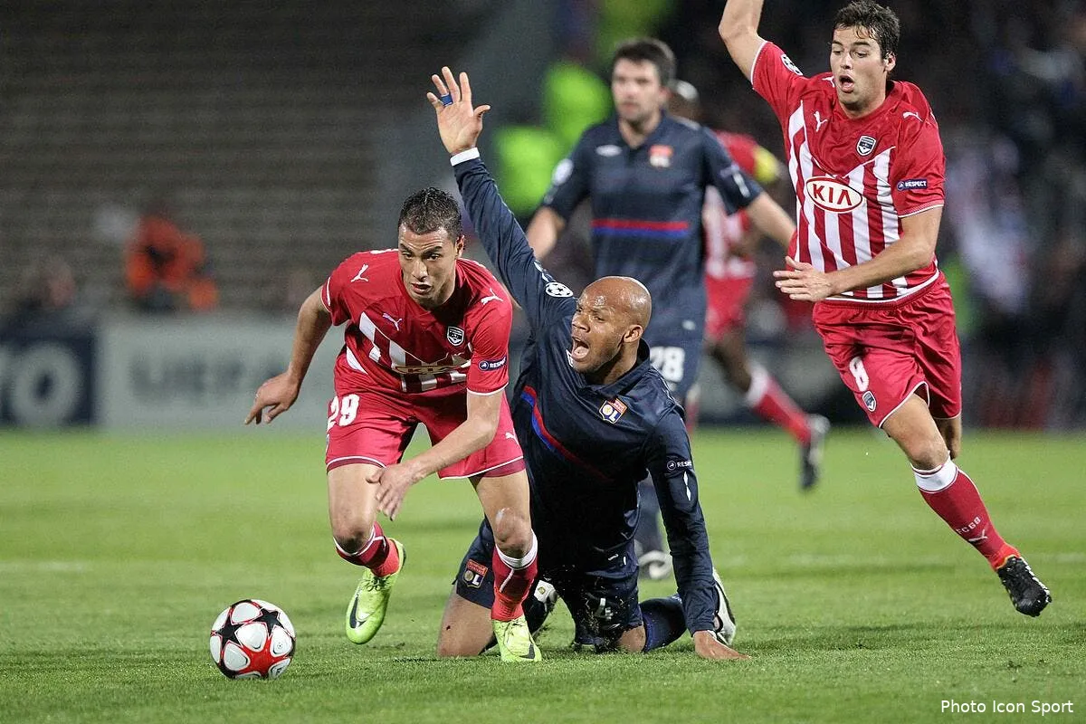 l elimination de bordeaux par l ol en ldc le meilleur souvenir de tremoulinas iconsport rpr 070410 01 1431235
