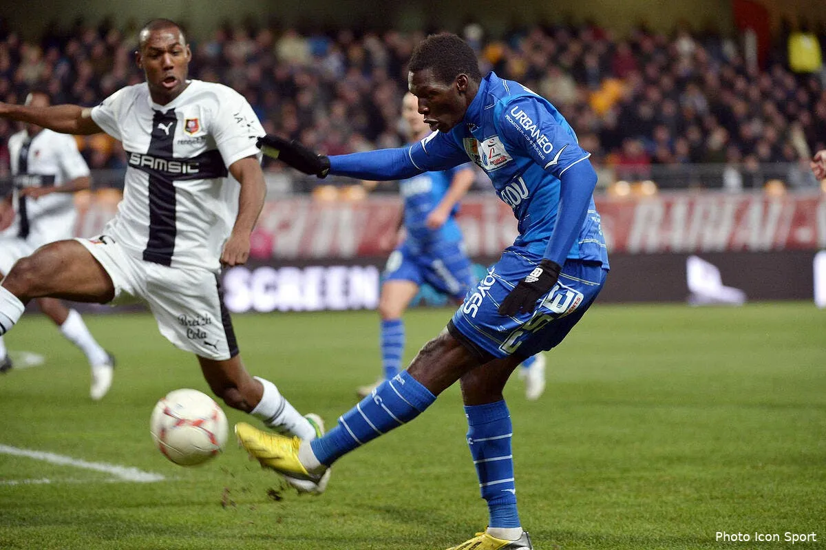 l enorme appel du pied de n sakala envers l ol iconsport win 021212 47 2047291