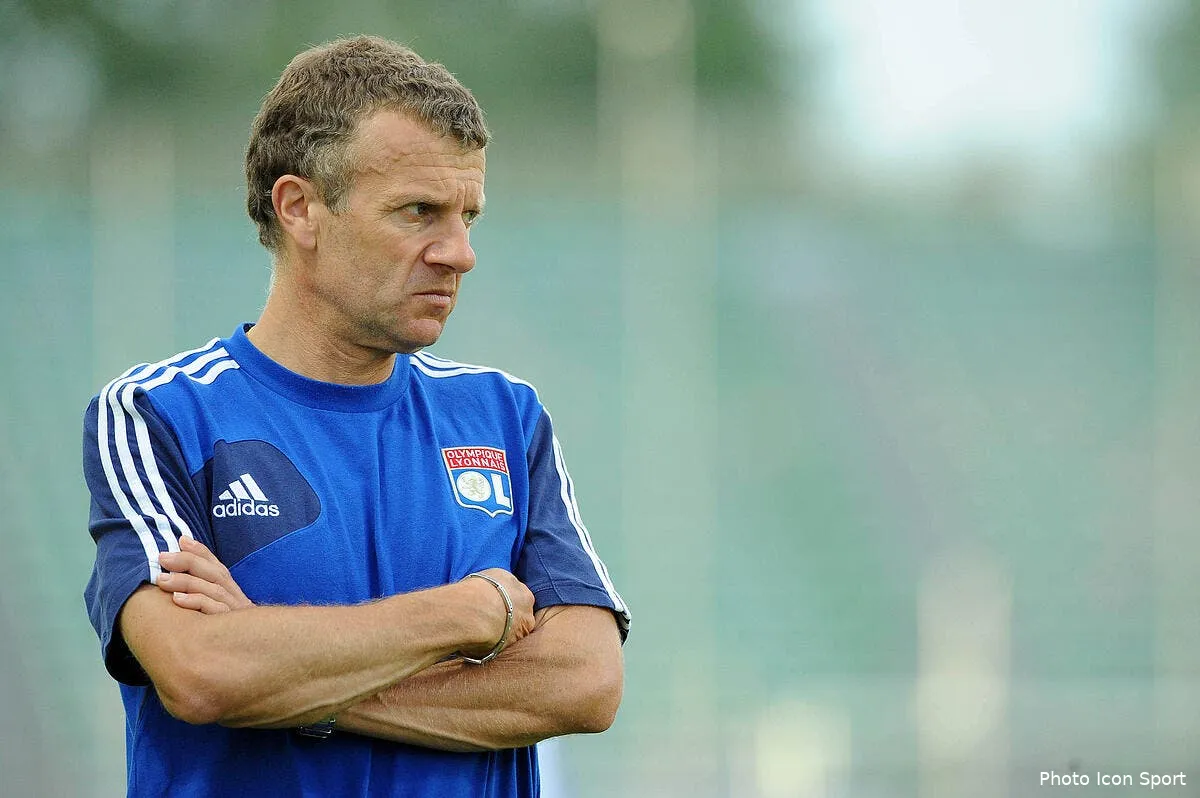 l entraineur des filles de l ol pensait meriter les bleues iconsport jpt 080613 05 6062447