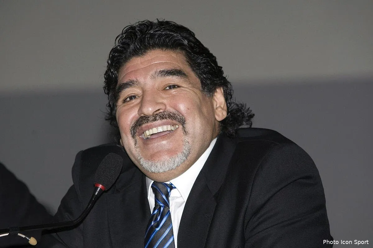 l equation de maradona pour encenser messi et rabaisser pele maradona85123