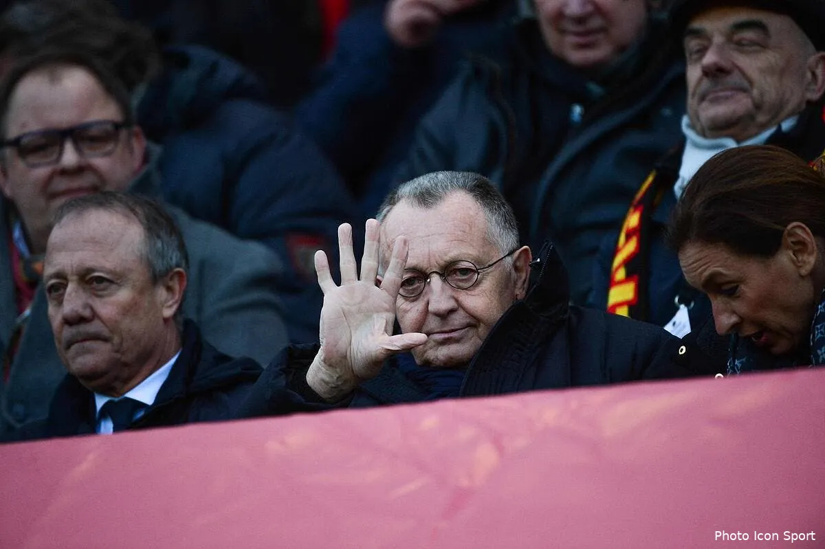 l etonnante reponse d aulas a seydoux via twitter iconsport win 170115 08 20108317