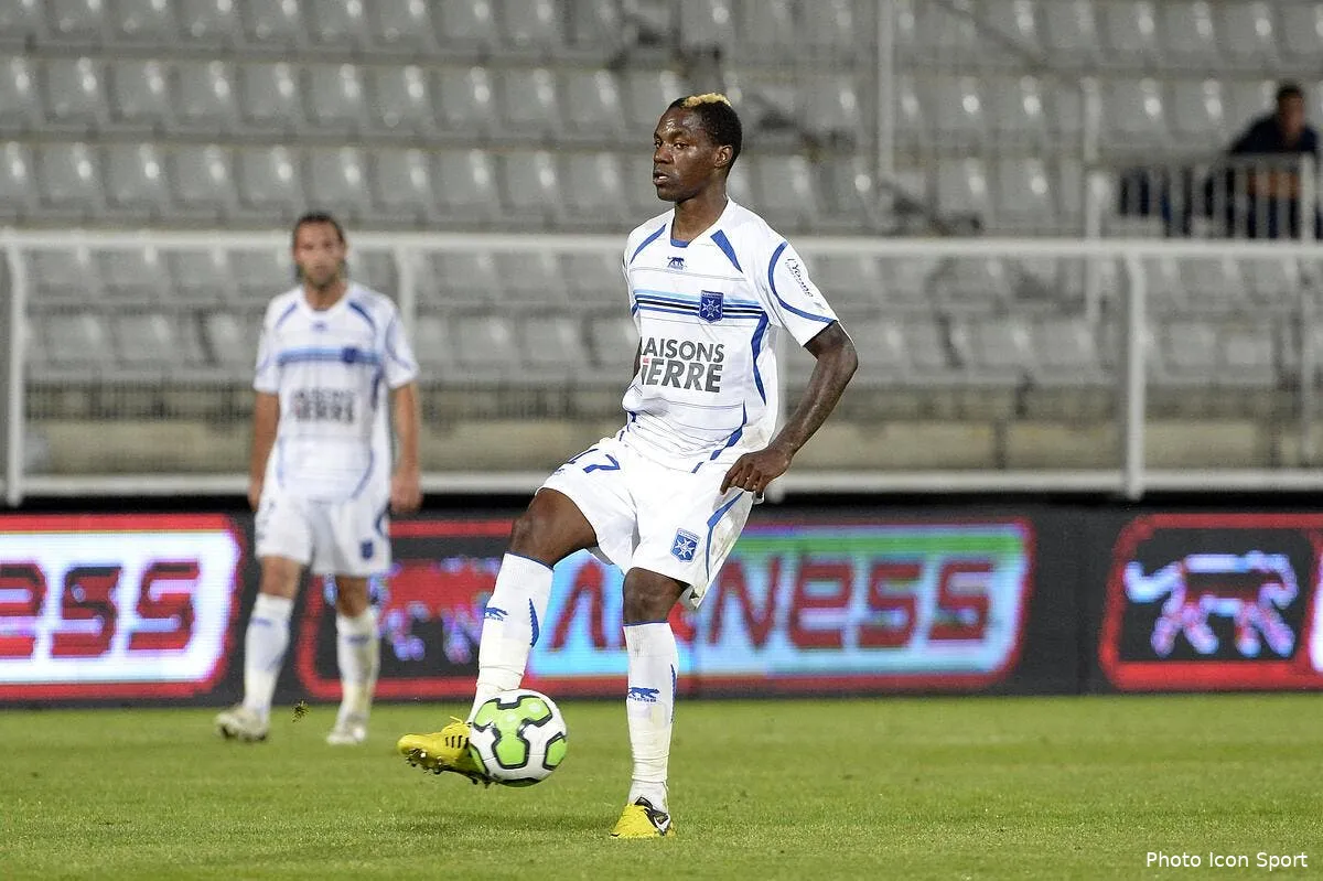 l ol accelere sur le dossier mandjeck iconsport por 270712 08 1037932