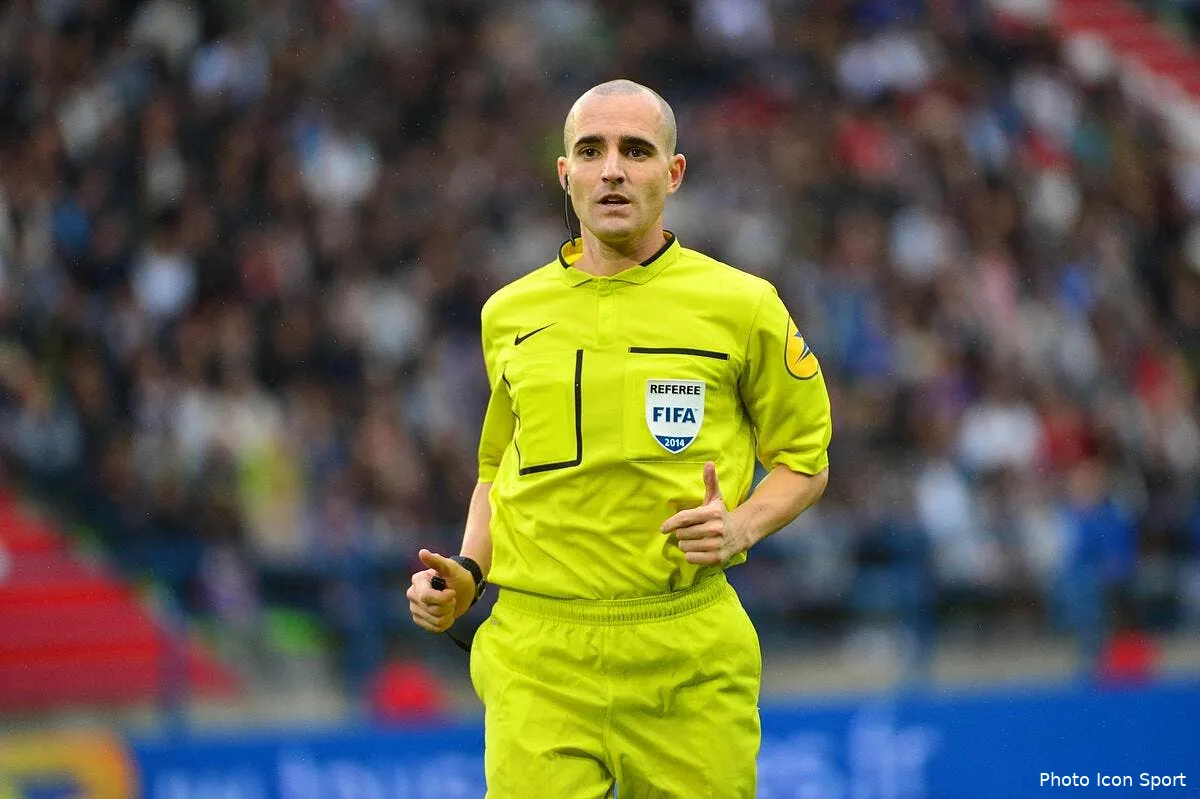 l ol bizarrement aide par l arbitre iconsport win 041014 06 0496541