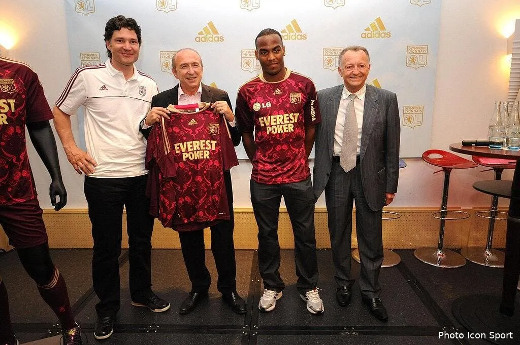 l ol devoile un nouveau maillot exterieur original 56326 8894