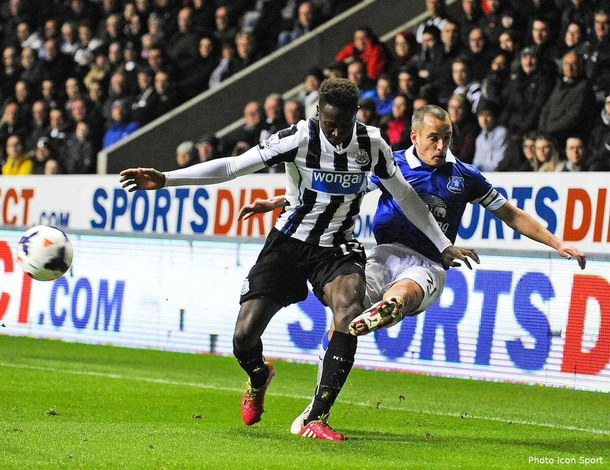 l ol discute avec yanga mbiwa iconsport bpi 250314 62 1387193