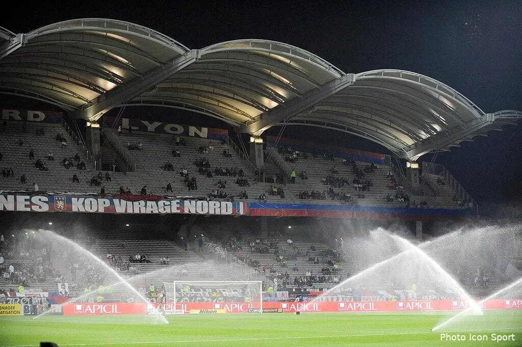 l ol dit non a une pelouse synthetique 69357 17362