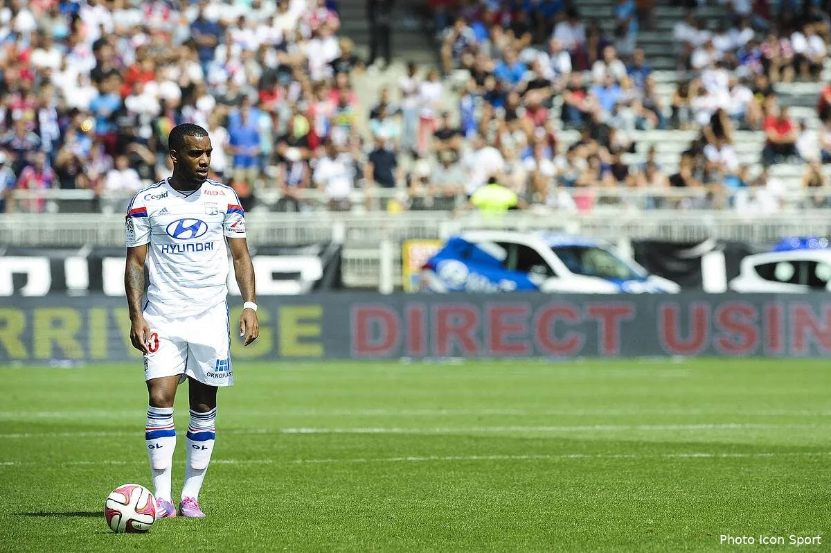 l ol elimine newcastle a l attaque sur lacazette iconsport jpt 240814 09 0290787