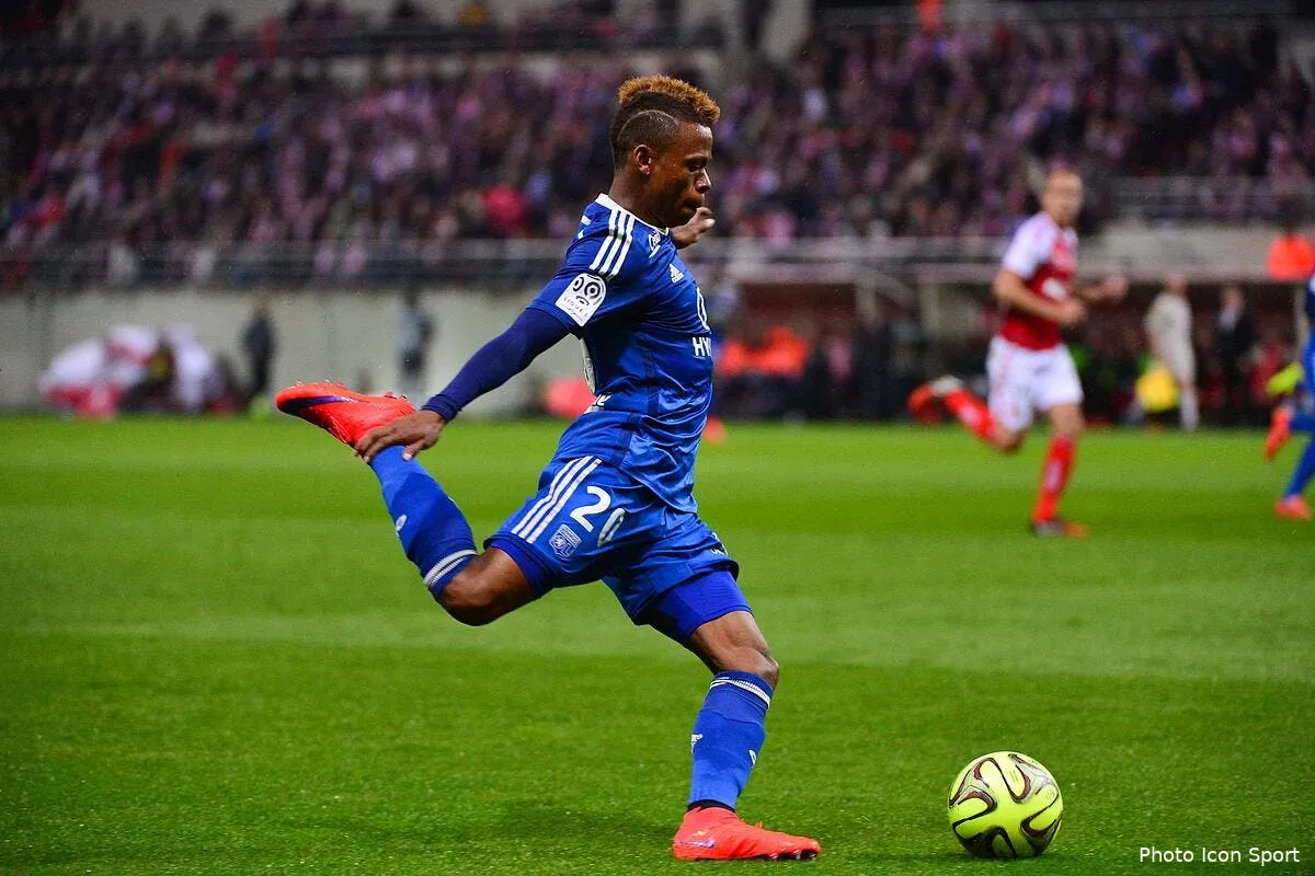 l ol face a une offre royale pour clinton njie iconsport win 260415 80 19114211