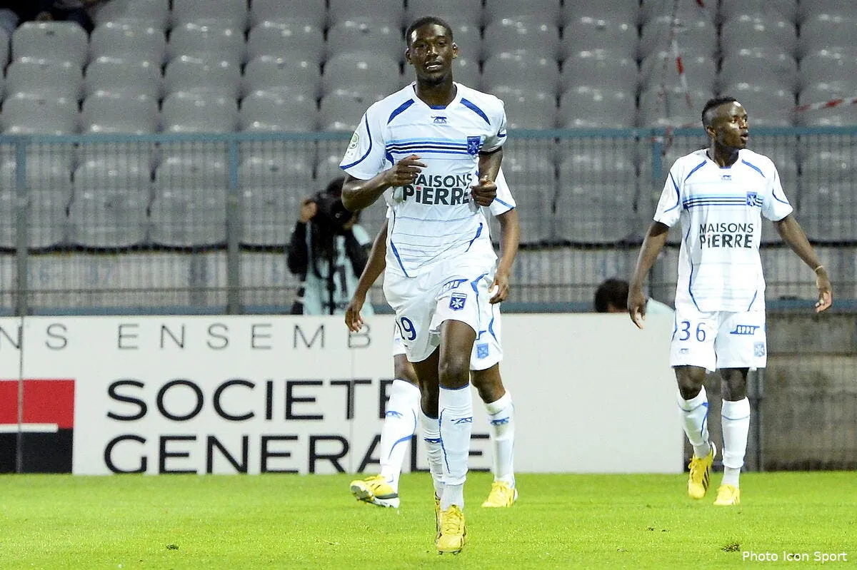 l ol l asse et le losc doubles par arsenal sur un jeune talent d auxerre iconsport por 100513 701 3557323