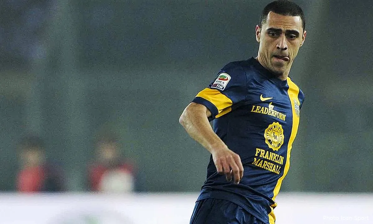 l ol lorgne du cote de l italie pour un defenseur iconsport liv 150314 74 0880953