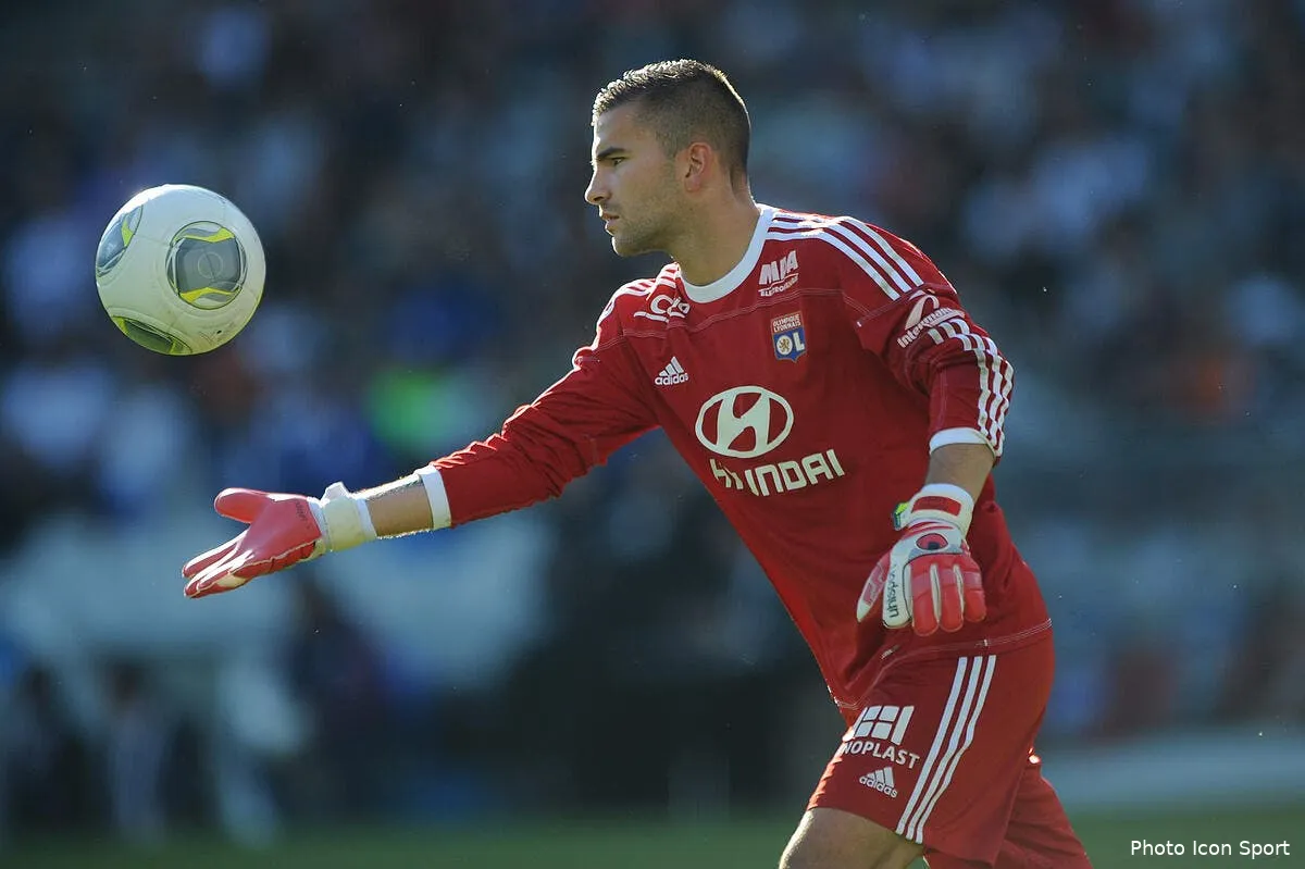 l ol met a lopes dans les buts face a reims iconsport jpt 220913 08 0672181