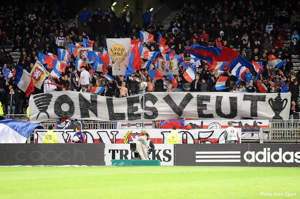 l ol mobilise faiblement ses supporters pour la finale de la coupe de france iconsport jpt 070412 05 13 133973