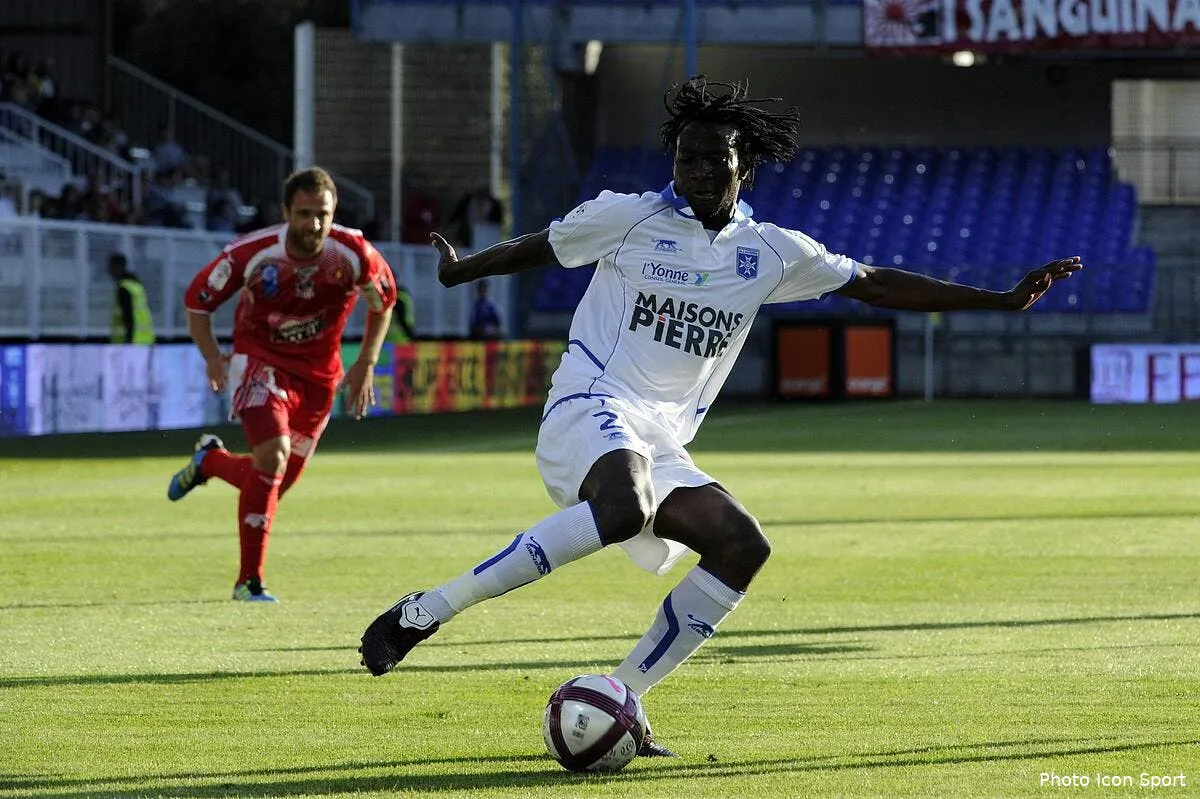 l ol n est pas le psg et ndinga ne viendra pas annonce aulas iconsport gad 270811 801 2124012