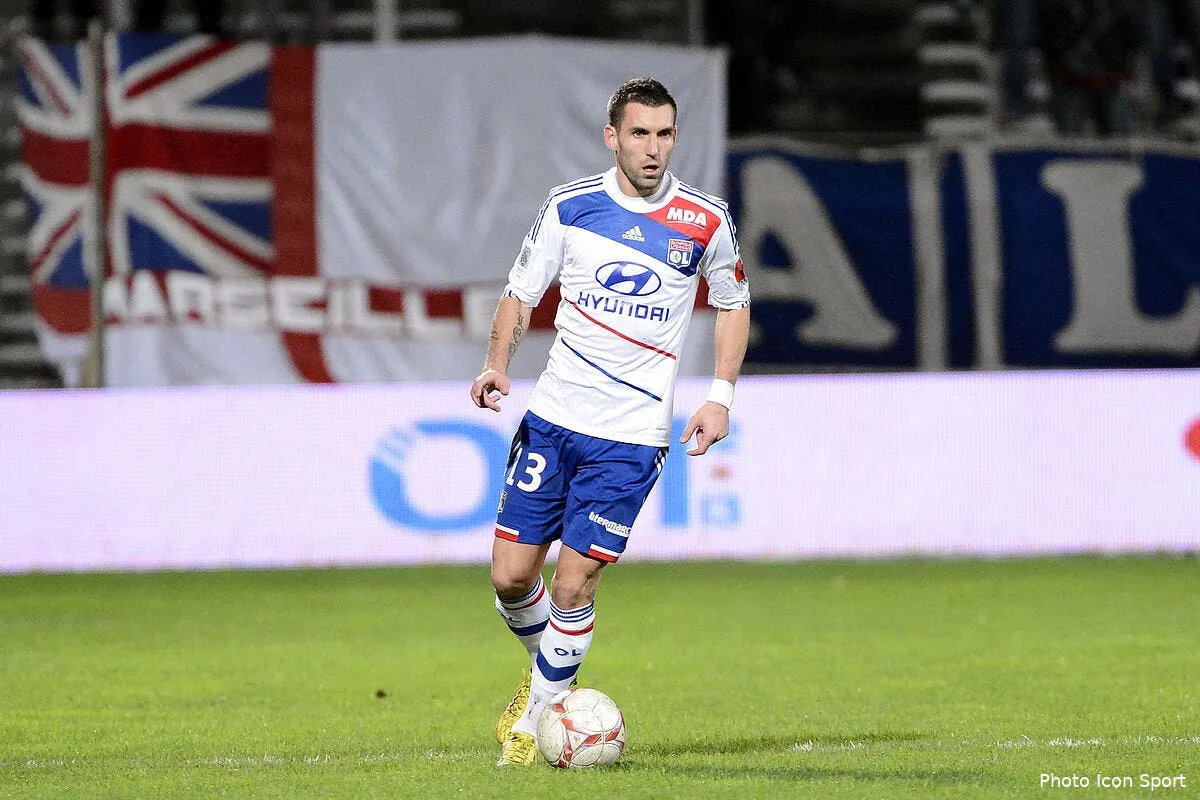 l ol ne proposera pas de prolongation a reveillere iconsport por 281112 66 1346321