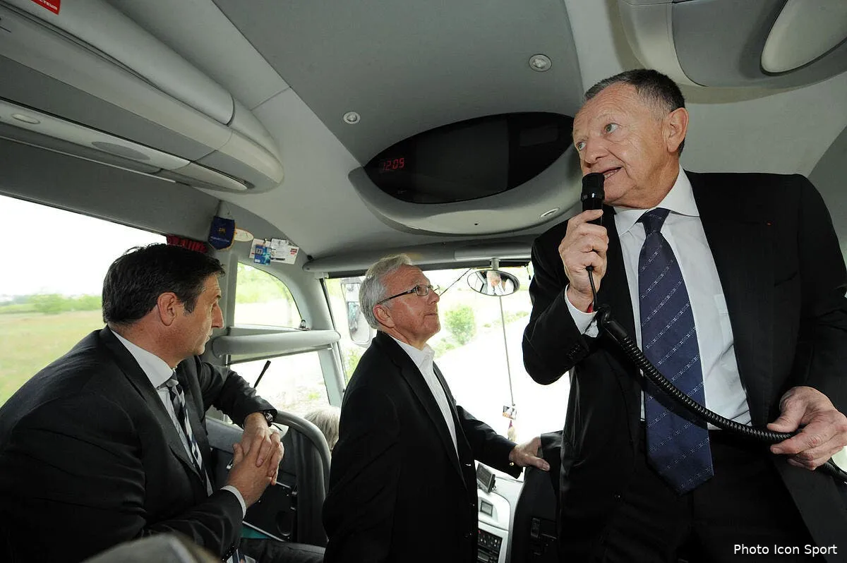 l ol peut dire un enorme merci a aulas et seydoux pour le stade des lumieres iconsport jpt 020512 01 1353203