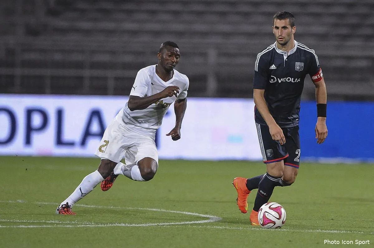 l ol prend la porte en europa league iconsport jpt 210814 07 8190757