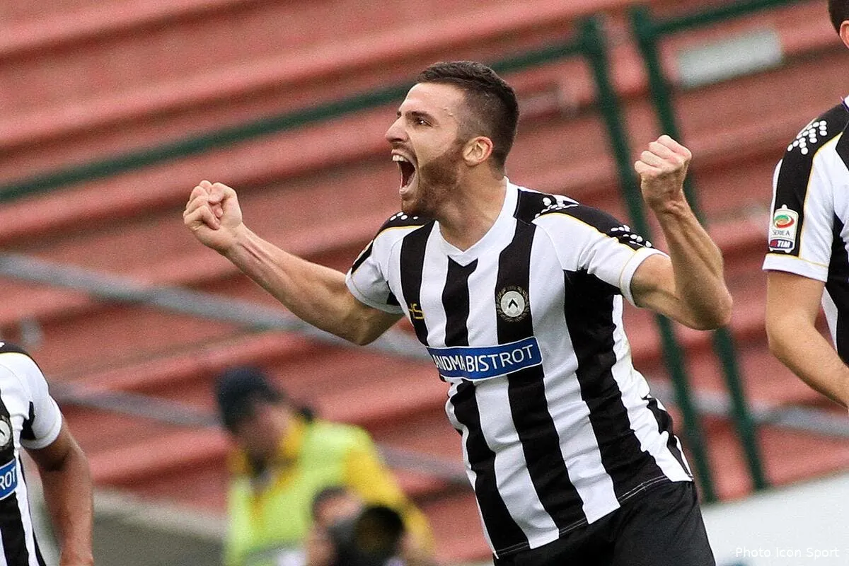 l ol pret a faire revenir d italie un defenseur francais iconsport liv 241113 01 04110973