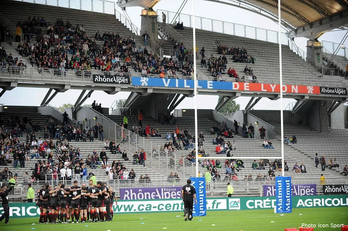 l ol pret a sacrifier sa pelouse pour le rugby iconsport jpt 101010 05 0848189