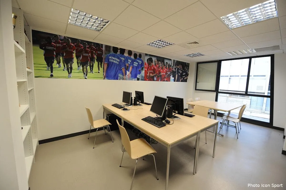 l ol riposte au petit coup tordu de l asse avec st priest iconsport jpt 061108 86 2697985