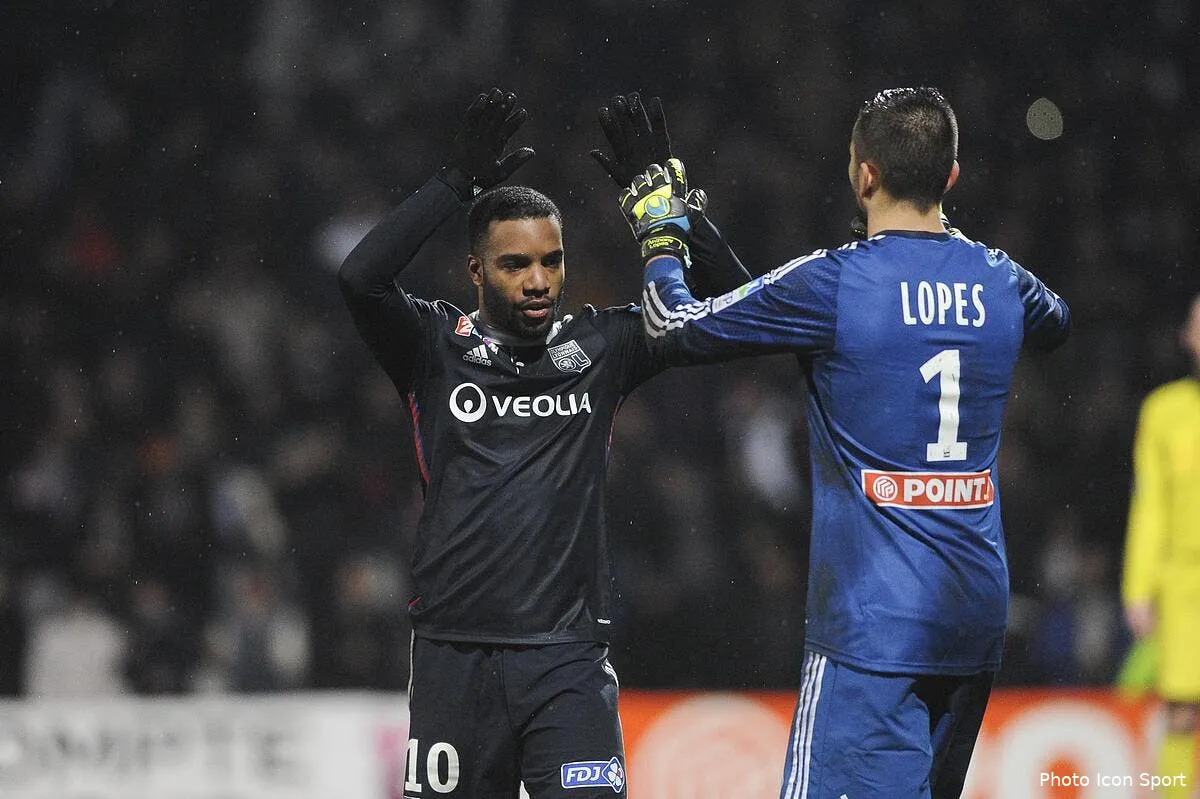 l ol se prosterne devant son dieu lacazette iconsport jpt 171214 10 1099701