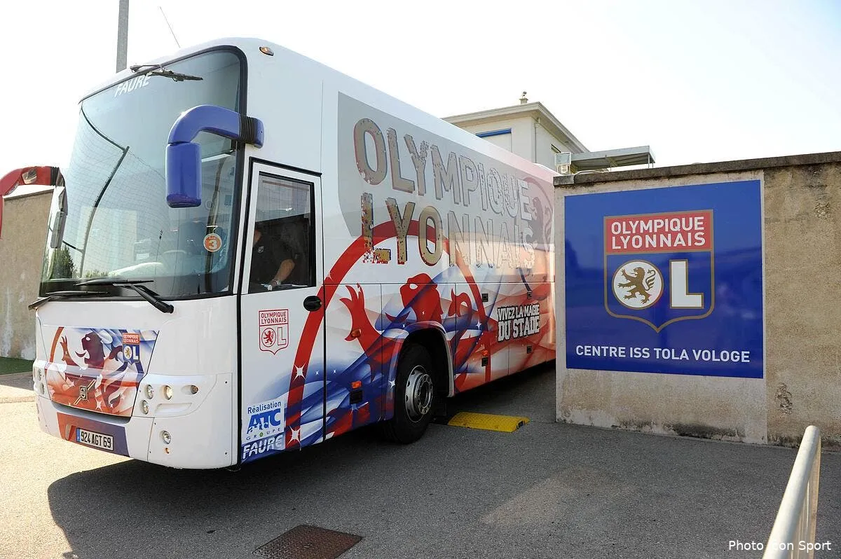 l ol se serre la ceinture et prefere le bus a l avion iconsport jpt 060809 06 1847233