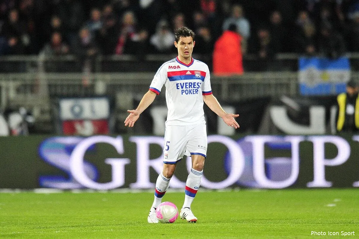 l ol sollicite par plusieurs clubs italiens pour lovren iconsport noe 100312 701 2536097