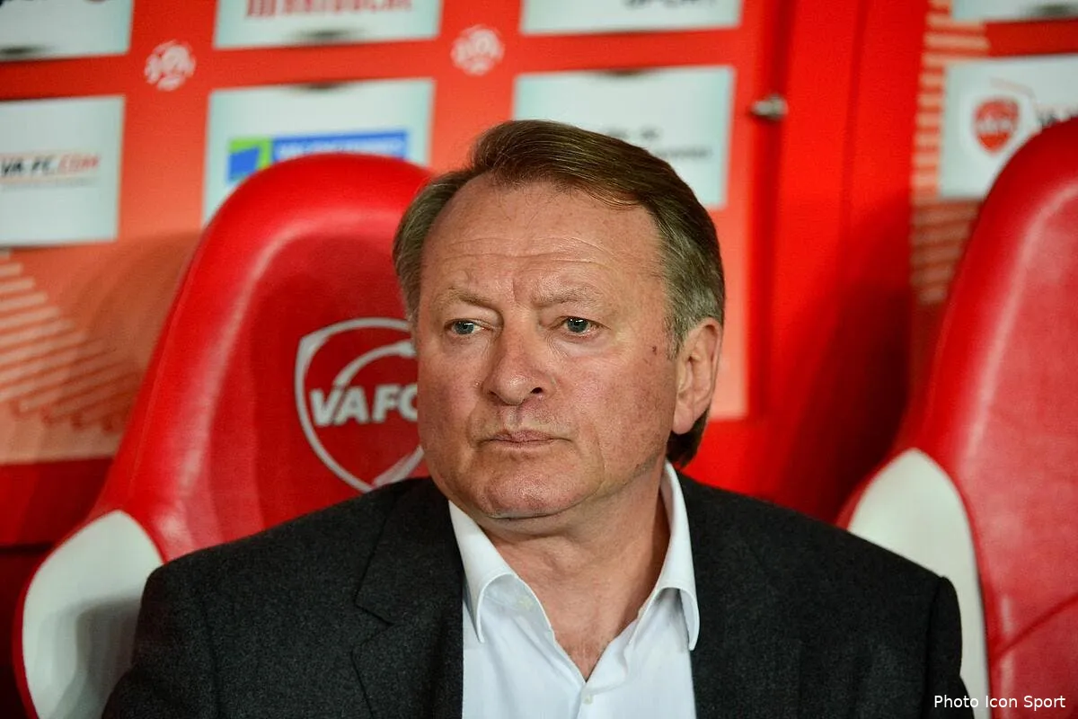 l ol un enorme morceau de gateau pour valenciennes jacobs70259