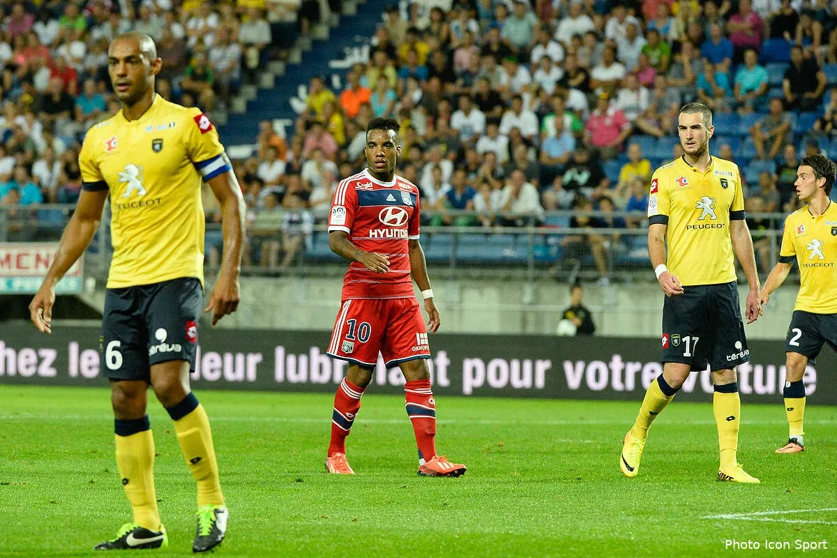 l ol va voir ce que ses jeunes ont dans le vente en barrage iconsport por 160813 08 5363641