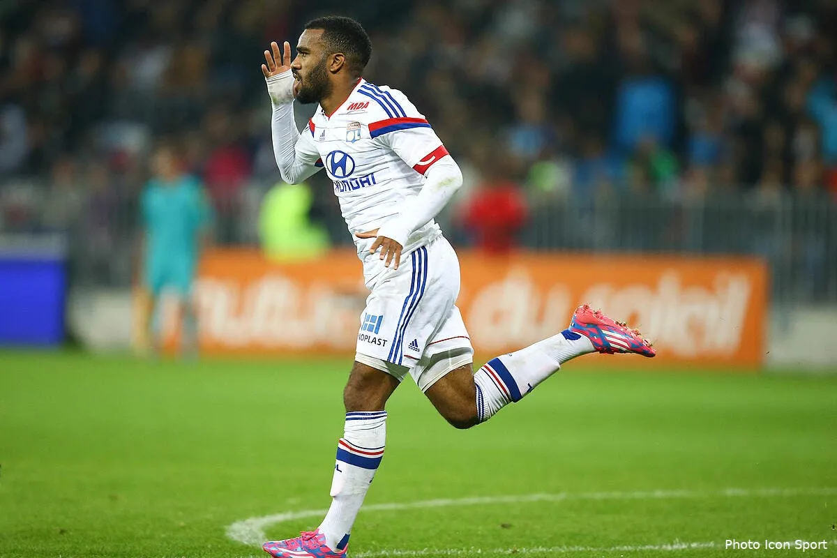 l ol voit du lourd tourner autour de lacazette iconsport blo 011114 02 1396663