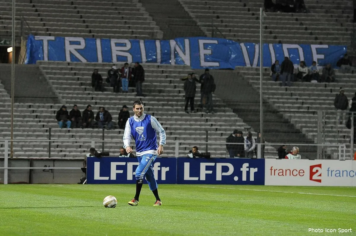 l om a achete 800 places pour faire une operation tribune vide iconsport aim 101110 721 0553379