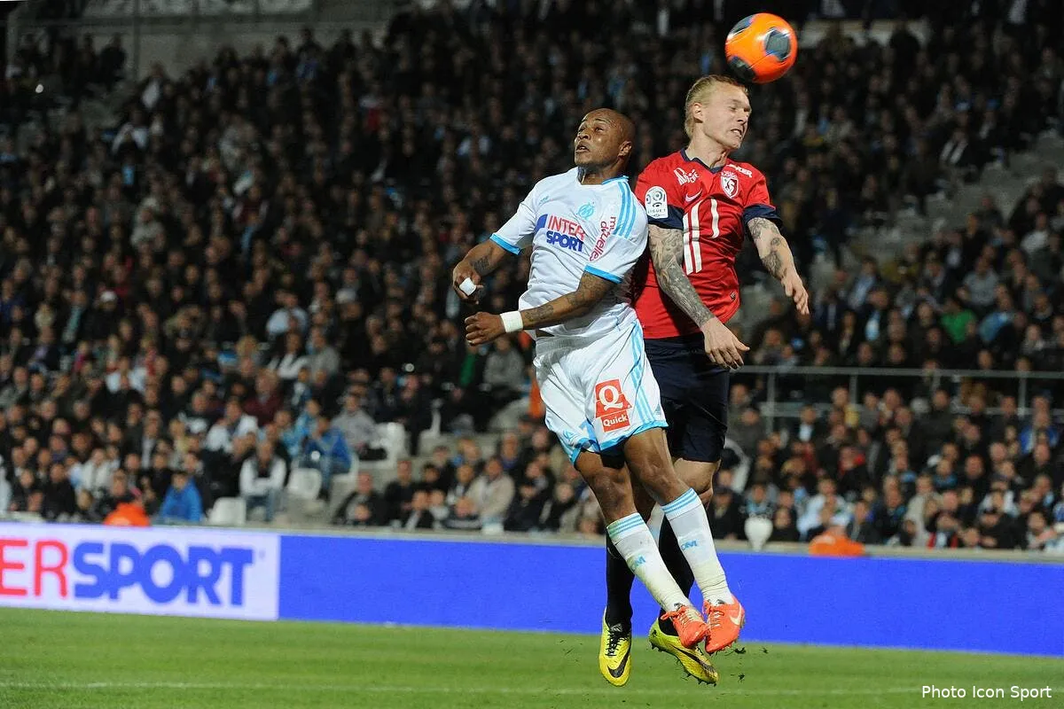 l om a balance des ovnis dans le ciel s amuse larque kjaer ayew81301