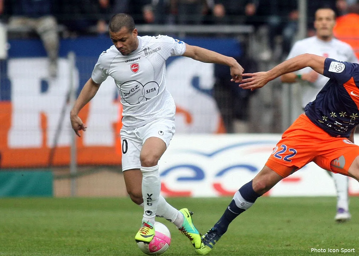 l om a fait signer kadir mais negocie avec l algerie iconsport guy 210412 22 6946779