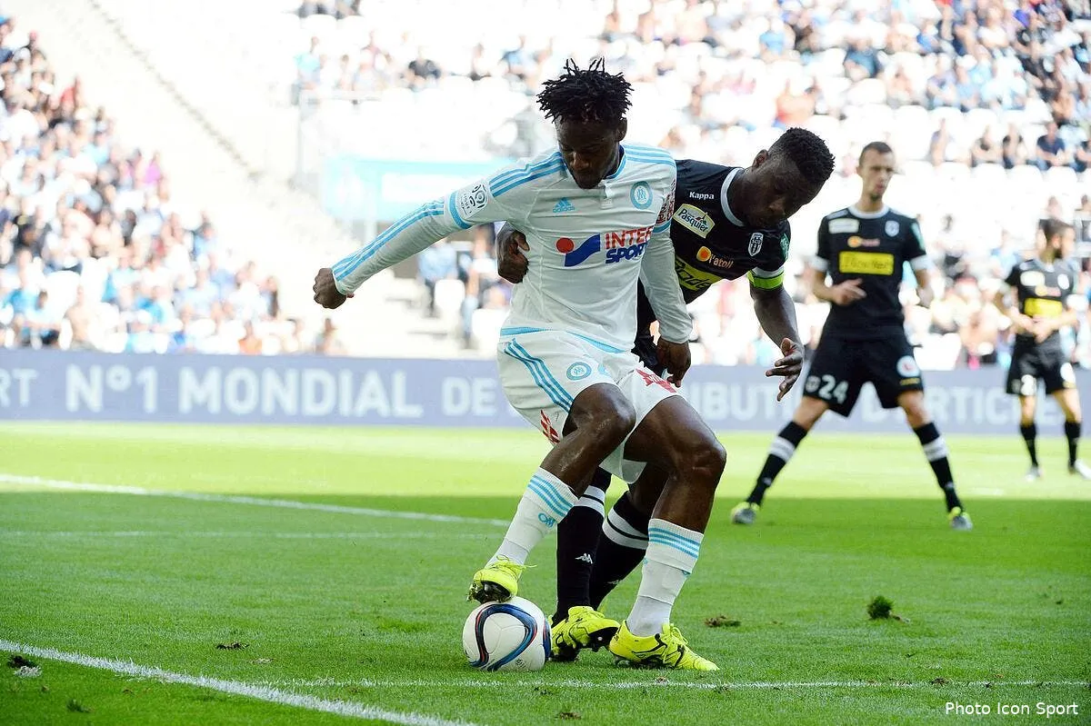 l om a la tete dans le sco iconsport pet 270915 01 05121773