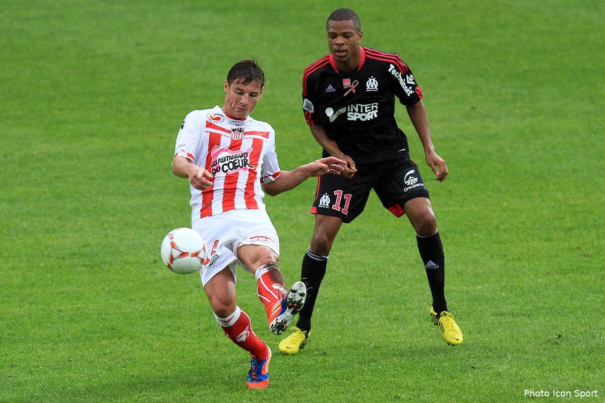 l om fait rever mostefa iconsport bel 041112 08 0458405