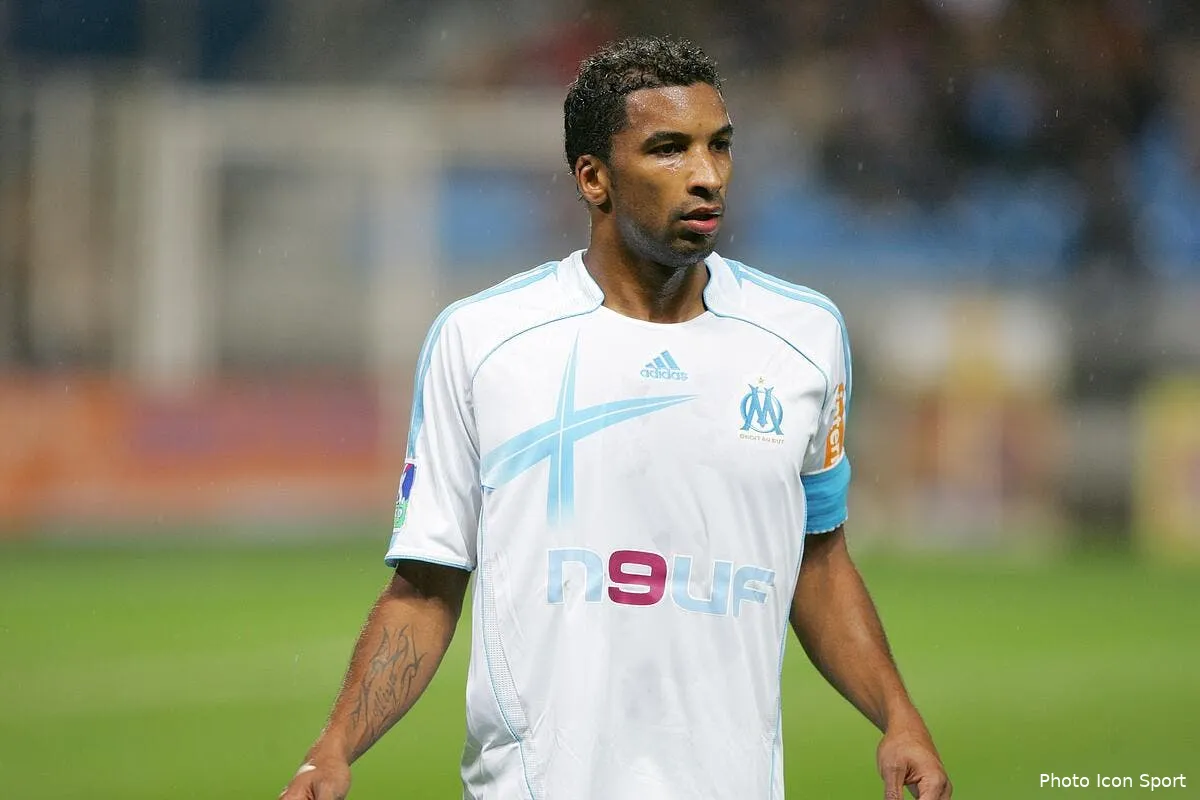 l om ferait mieux de s accrocher au podium previent beye beye 1108511