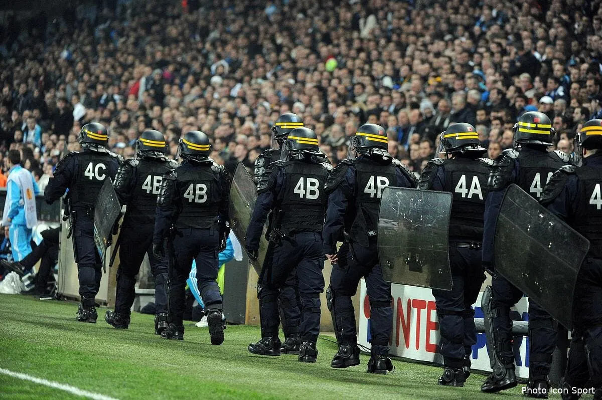 l om justifie l intervention de crs en plein match iconsport pet 221112 07 6643757