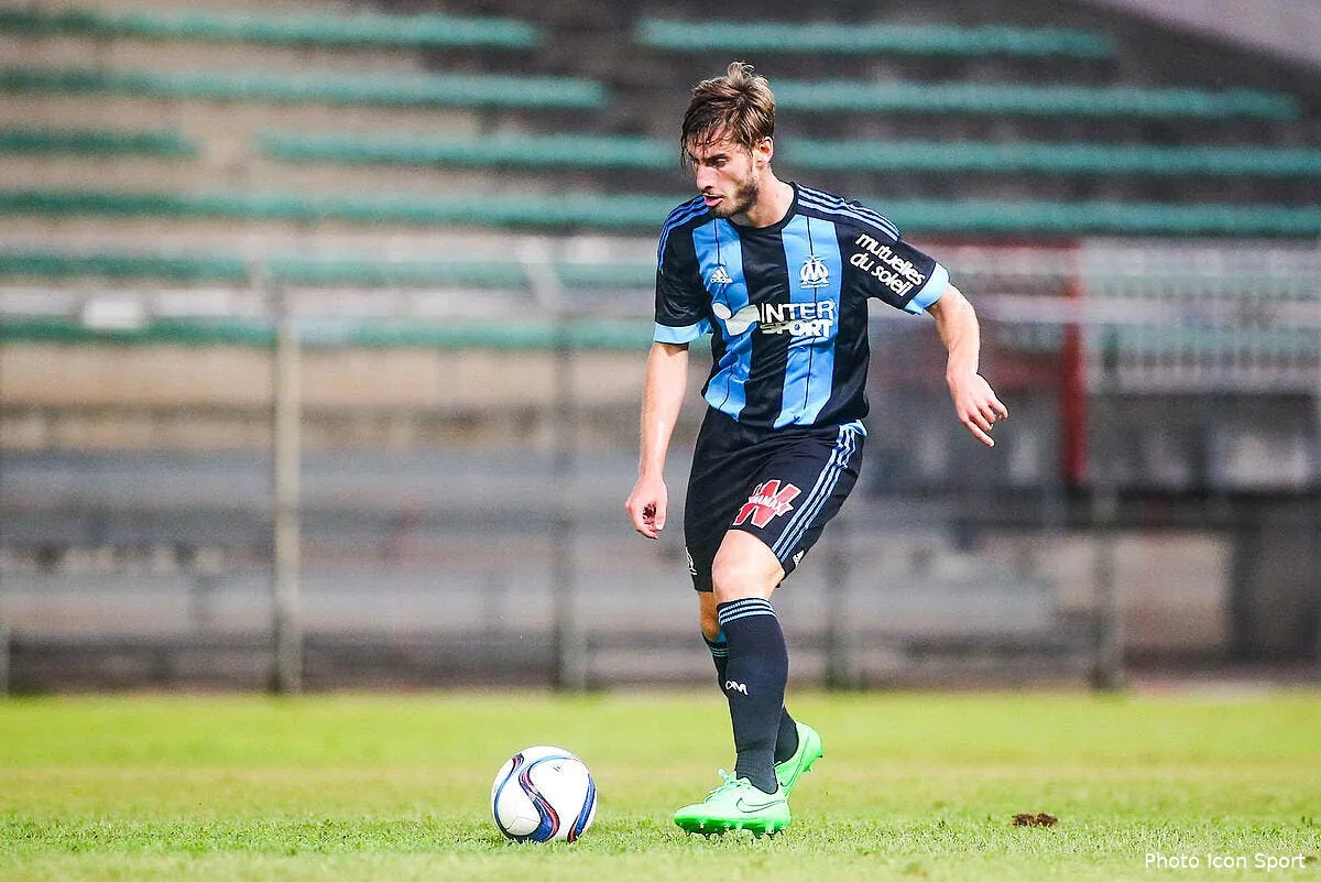 l om laisse filer un defenseur iconsport hao 280715 09 42119231