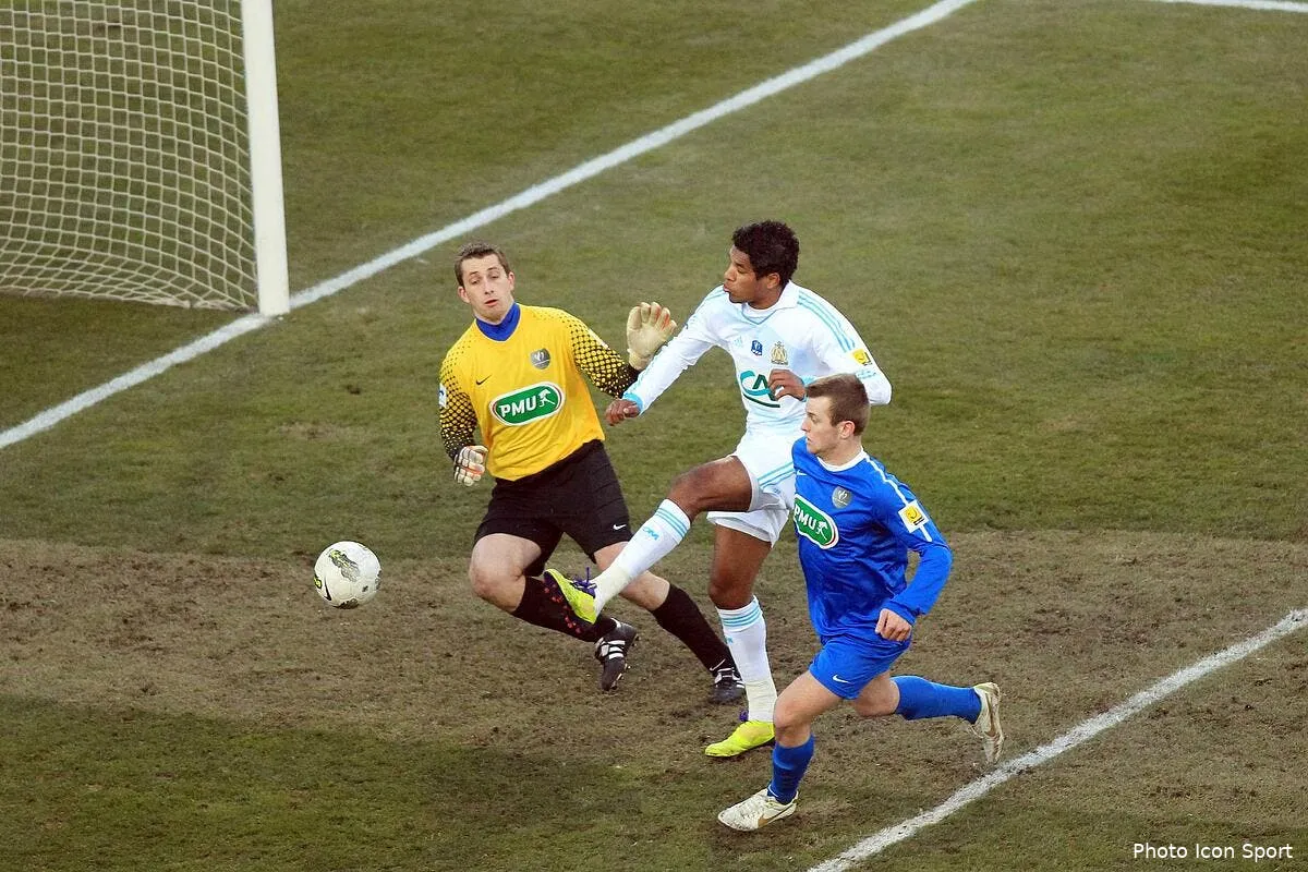 l om ne rate pas la marche pour monter dans le quart iconsport blo 1502012 21 0331185