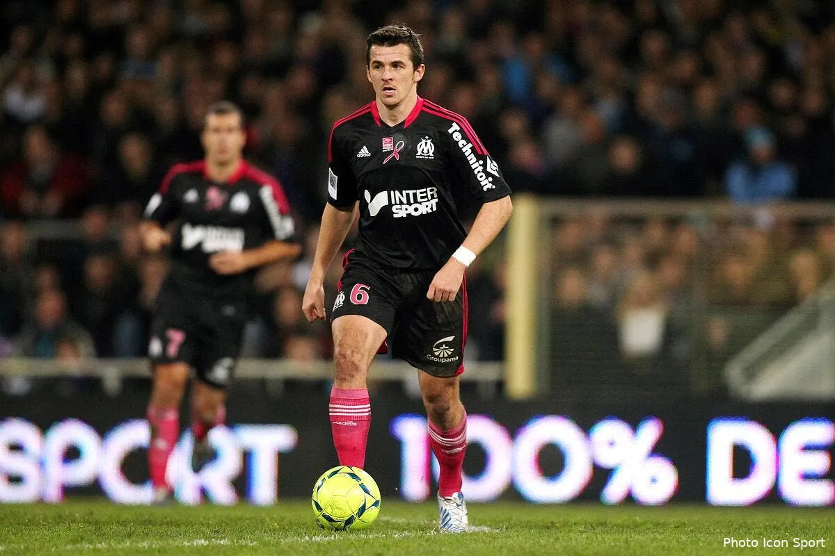 l om ne se presse pas pour garder barton d autres clubs le font iconsport blo 151212 101 2952241